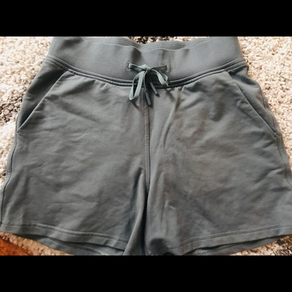 Lululemon every moment short sea steel 4